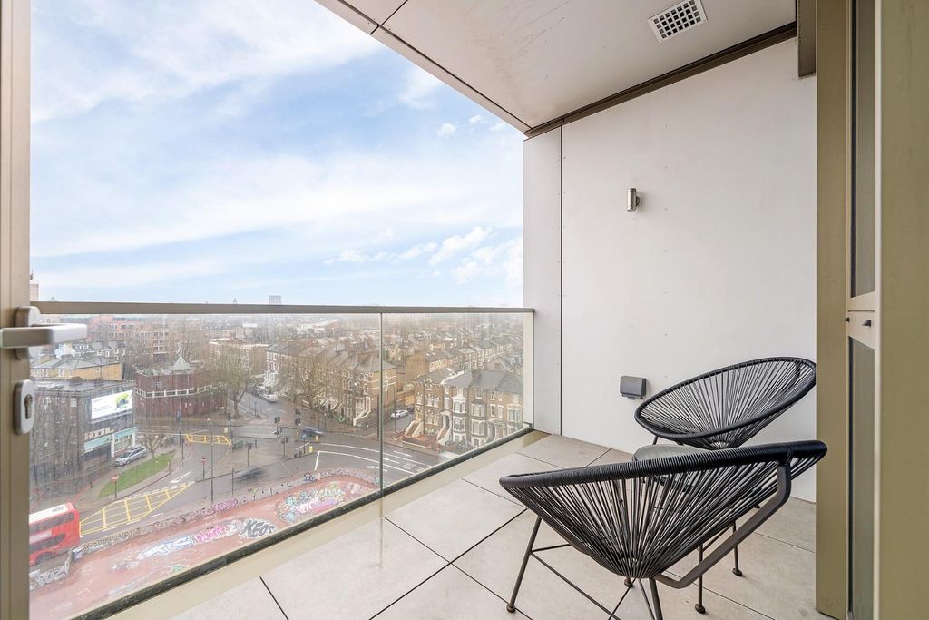 Property photo 2 of 17 Balcony (1).Jpg