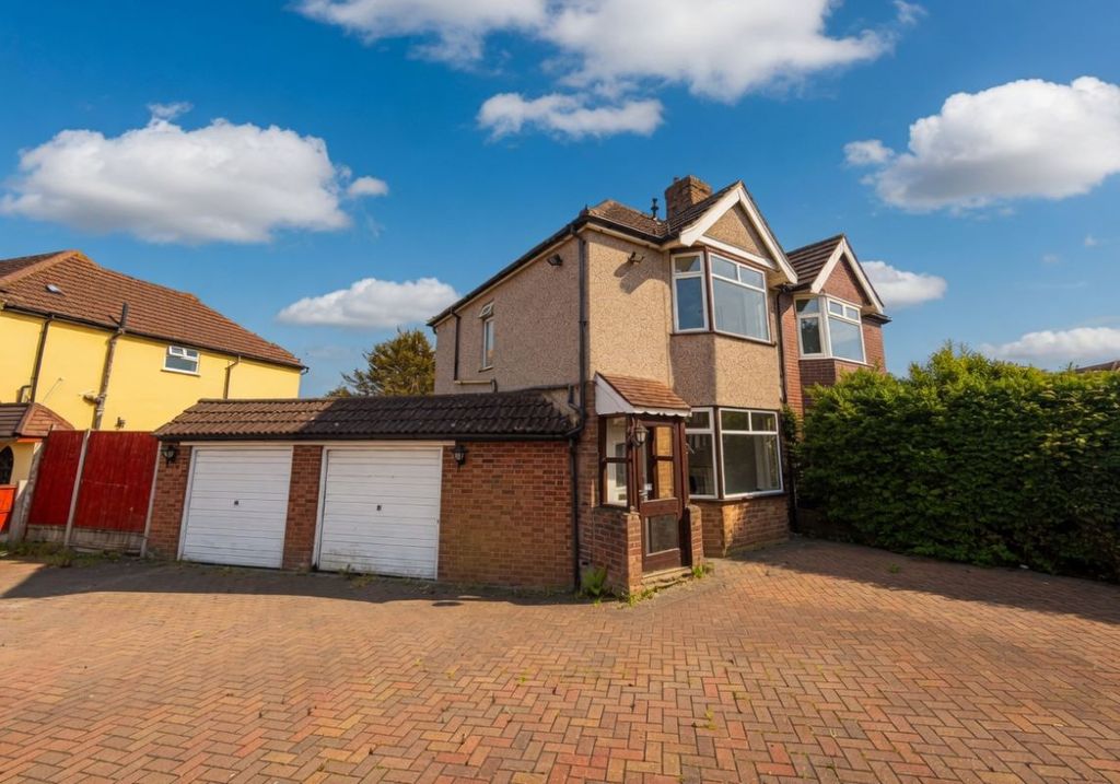 Property photo 1 of 2