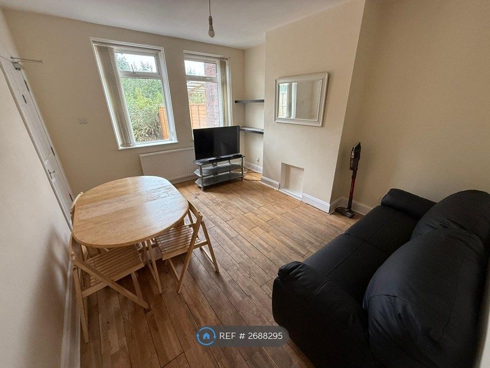 Property photo 1 of 13 Lounge