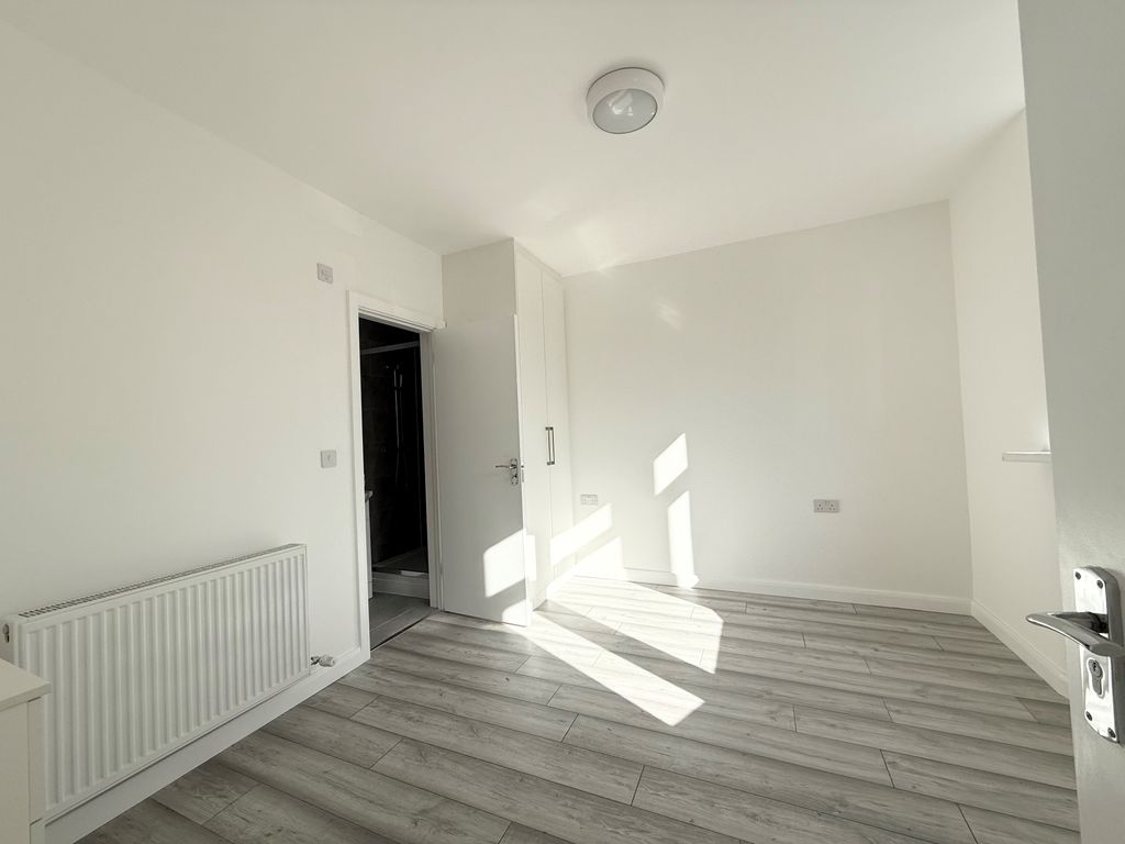 Property photo 2 of 13 Image