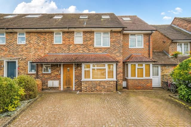 Property photo 1 of 8 External View