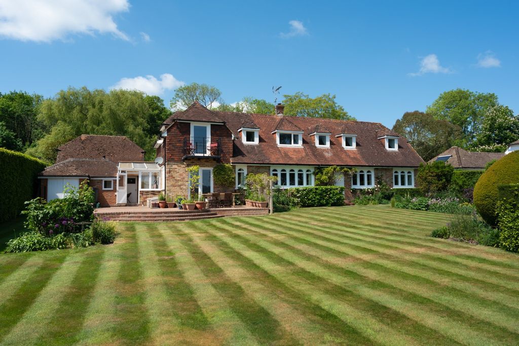 Property photo 2 of 33 3940465