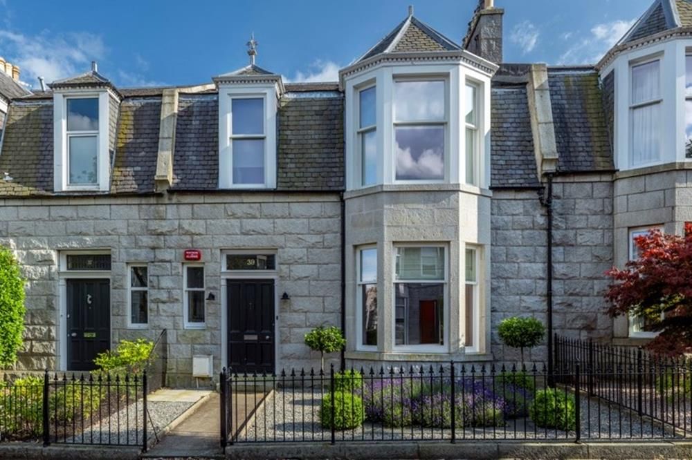 Property photo 1 of 15 39Carltonplace − 01