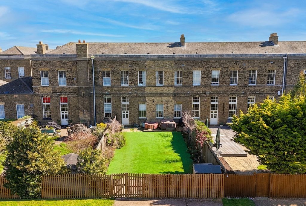 Property photo 1 of 35