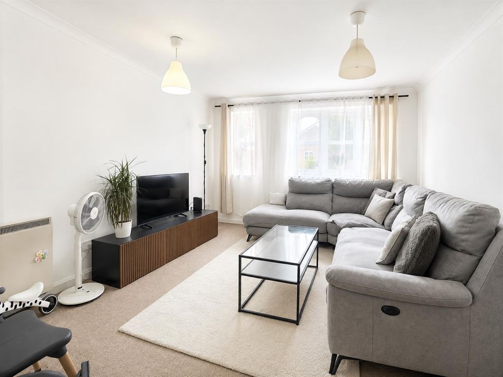 Property photo 3 of 6 Coopers Estate Agents