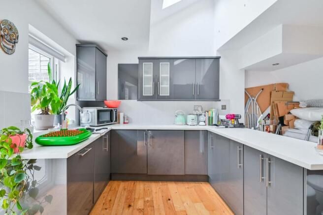 Property photo 3 of 9 15954_1247923_Img_08_0001_Max_656x437.Jpeg