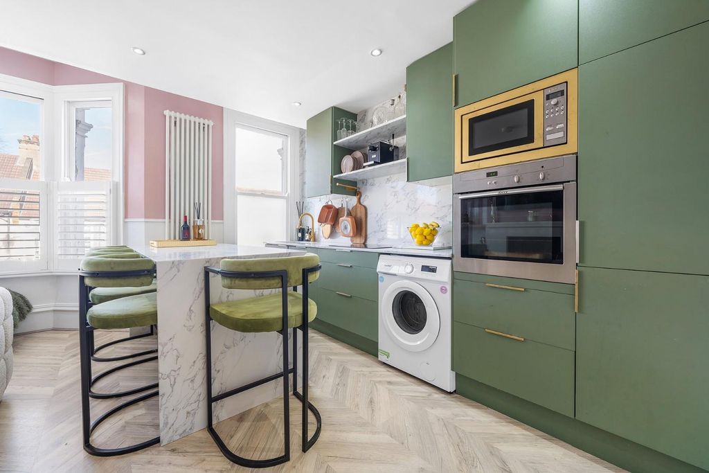 Property photo 3 of 15 Kitchen.Jpg