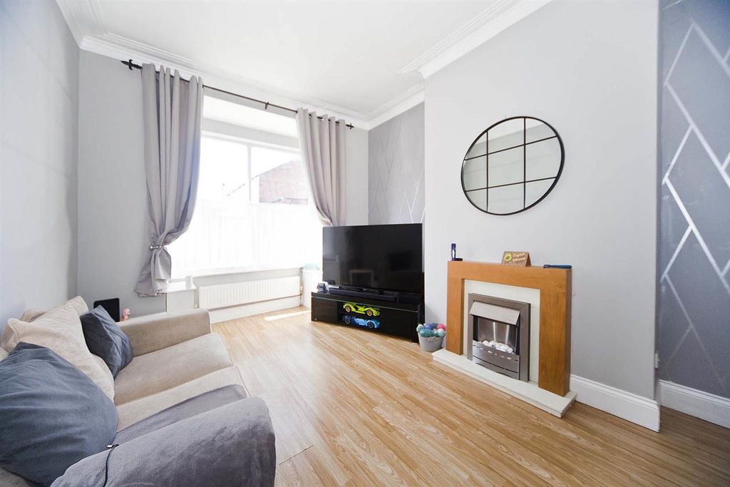 Property photo 2 of 11