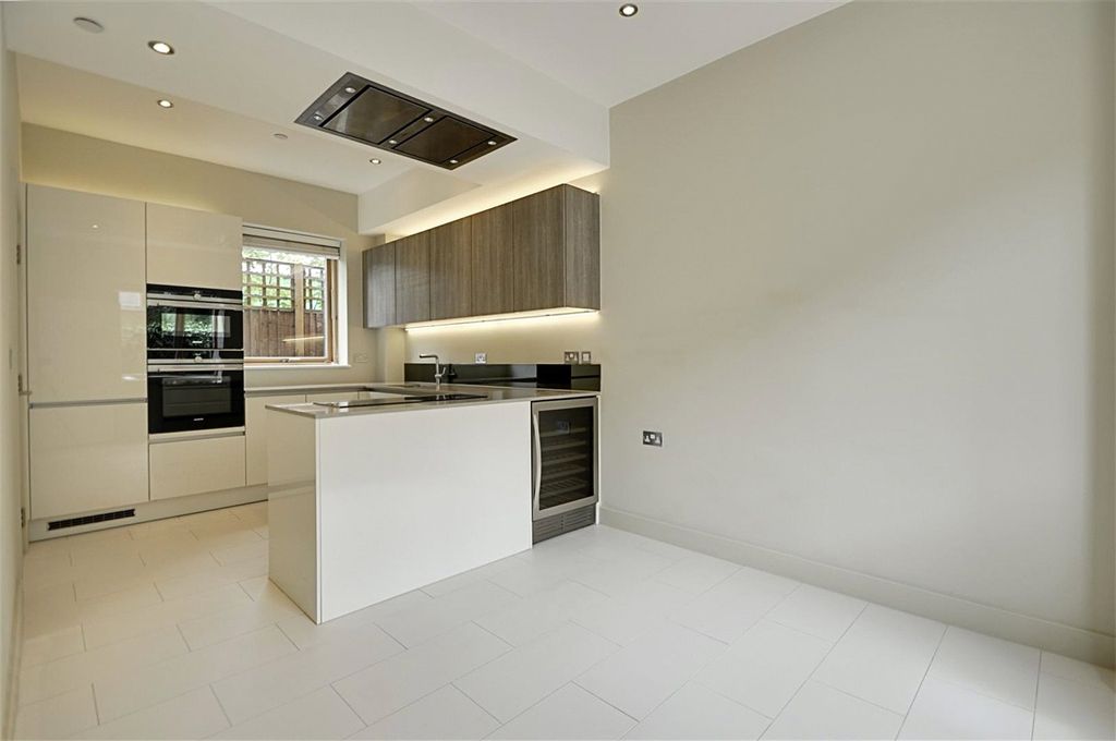 Property photo 3 of 14 Picture No. 02