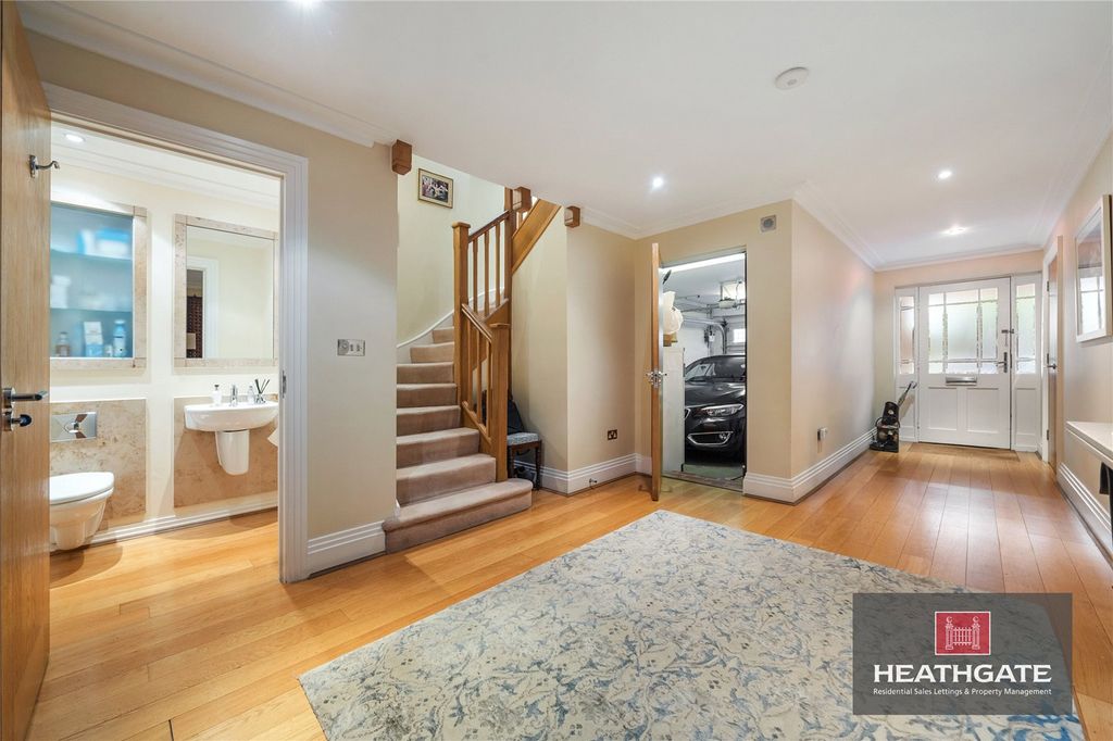 Property photo 3 of 17 Picture-No-17-49