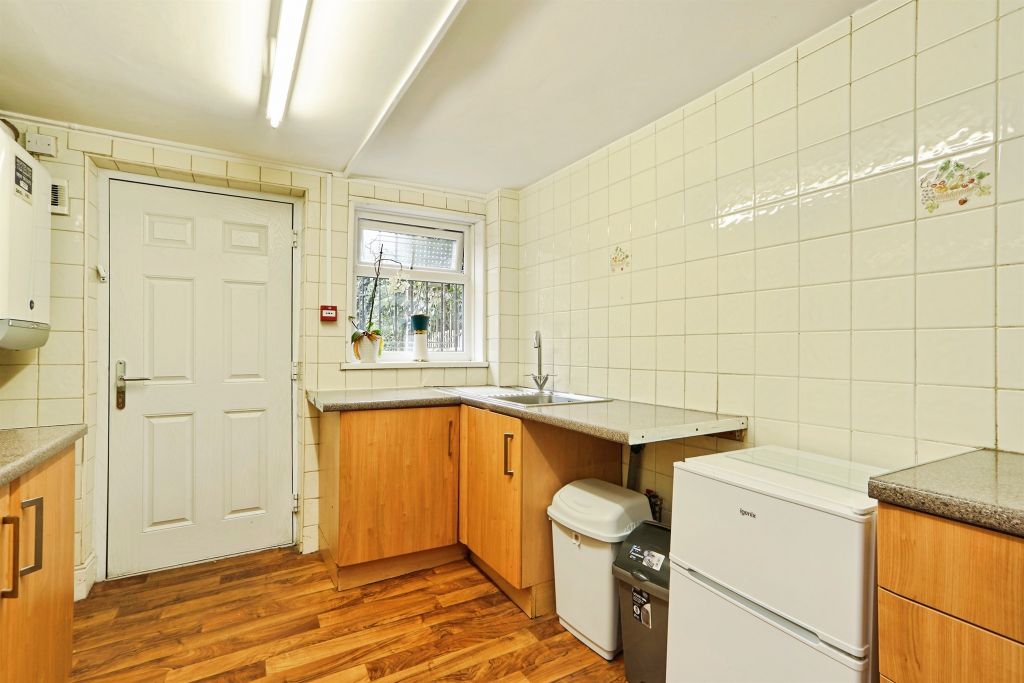 Property photo 3 of 21