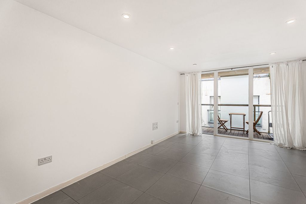 Property photo 3 of 24 Reception Room