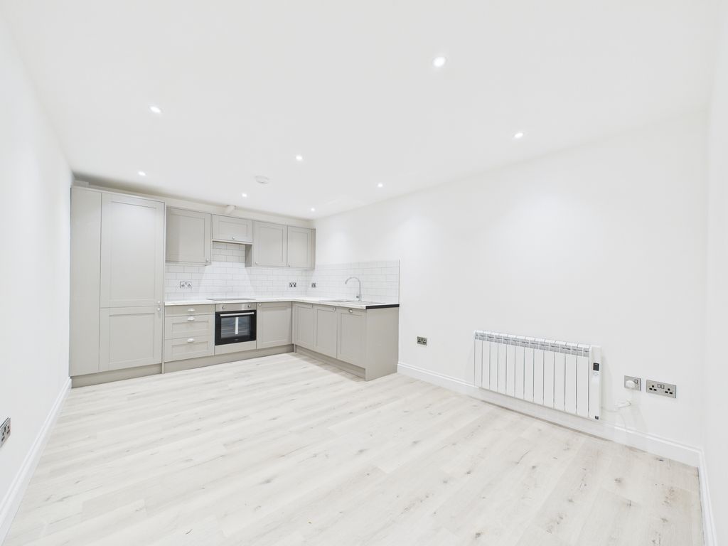 Property photo 3 of 6 Kitchen Diner (2)