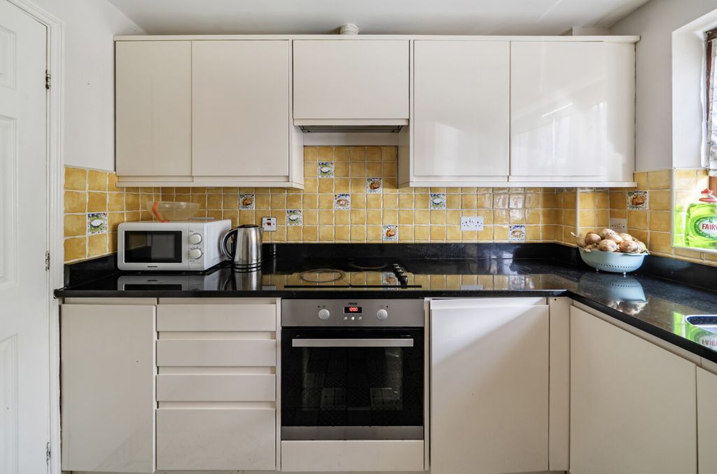 Property photo 3 of 15 Kitchen