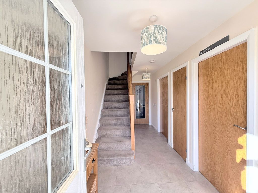 Property photo 2 of 33