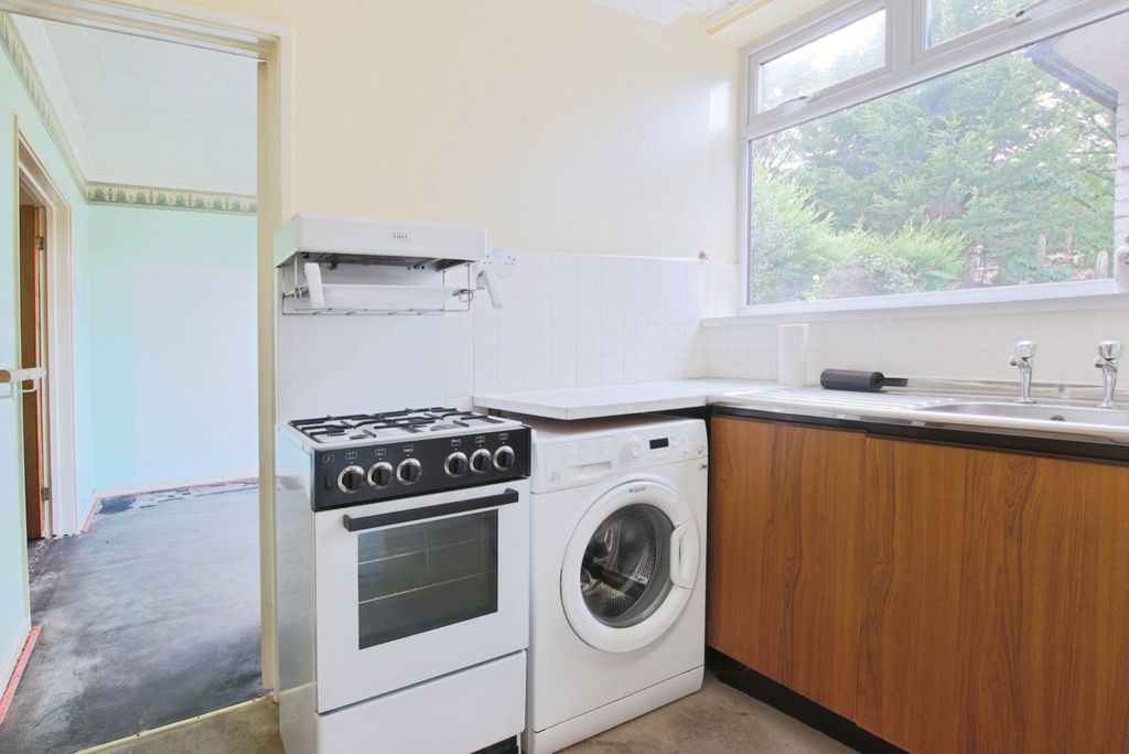 Property photo 2 of 9 4140776