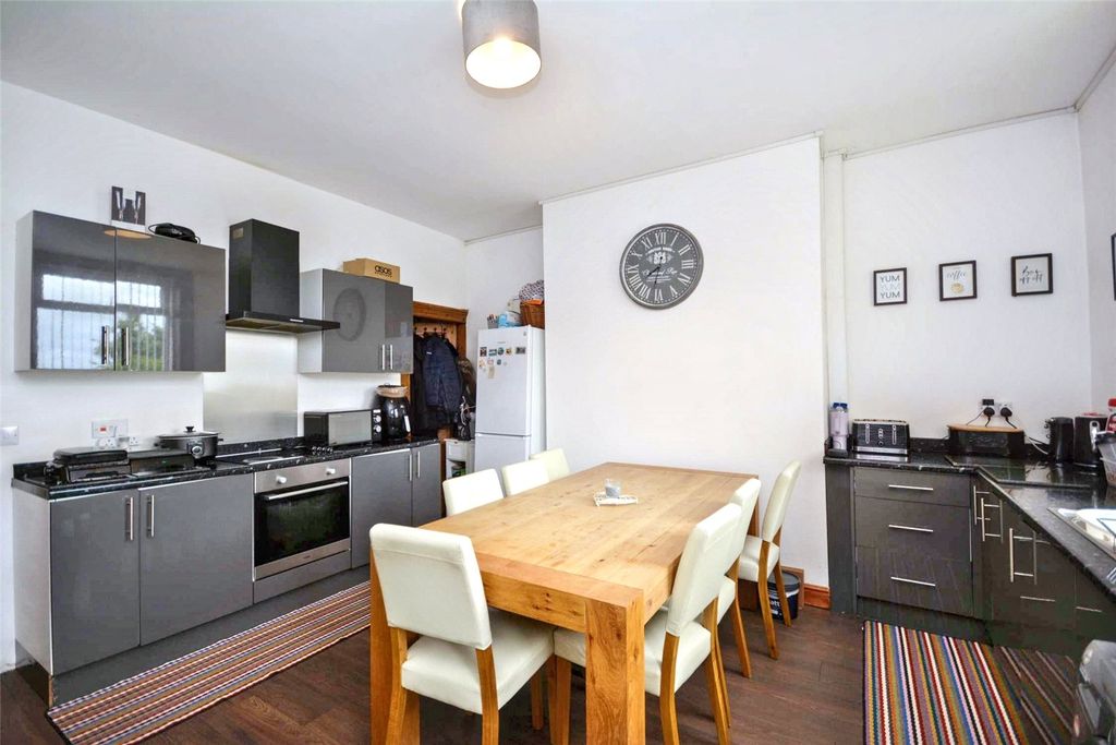 Property photo 3 of 19 Picture No. 30