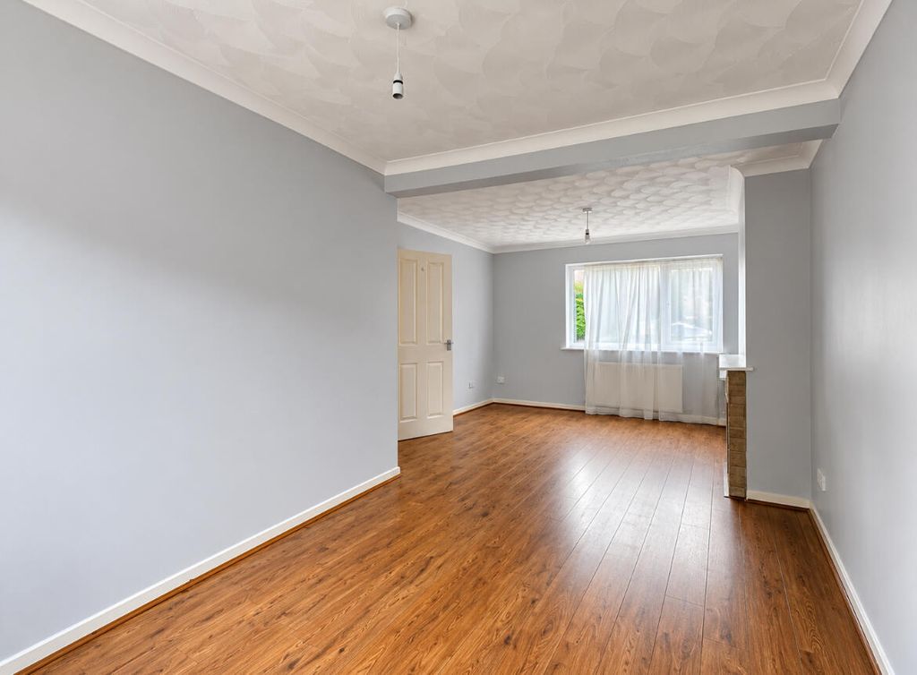 Property photo 3 of 9 Living Room