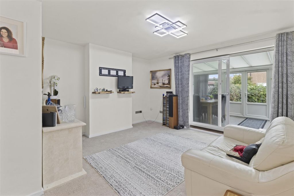 Property photo 2 of 26 Living Room.Jpg