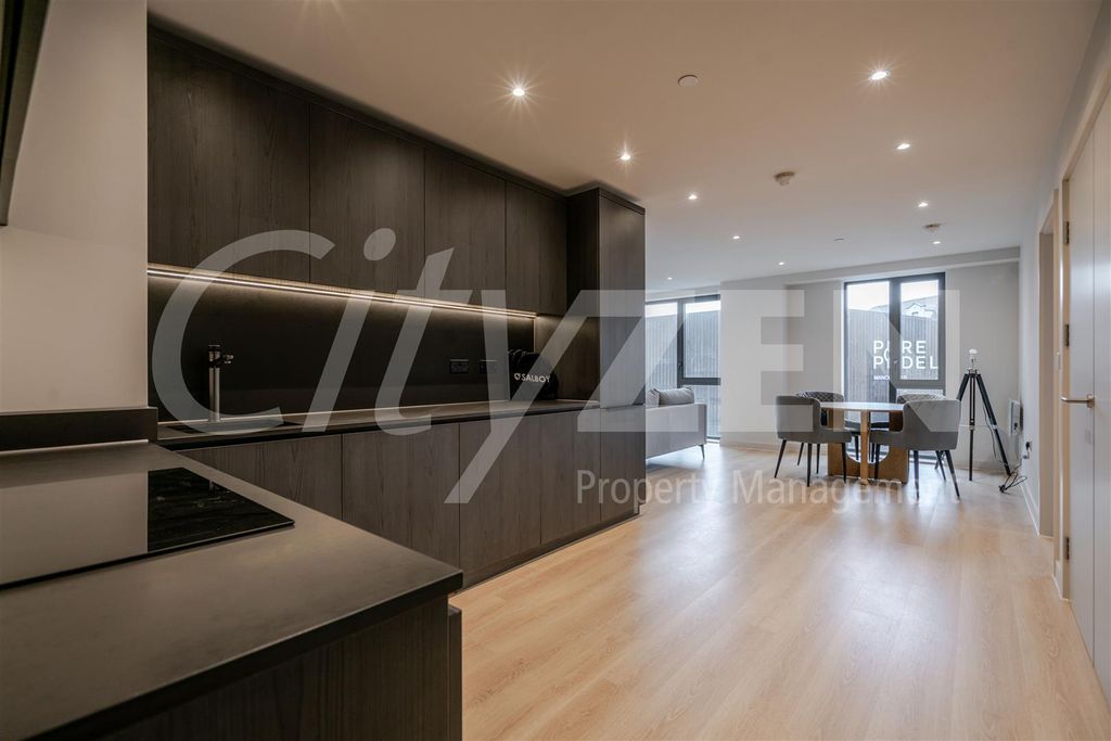 Property photo 2 of 27 Kitchen