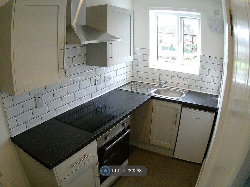 Property photo 3 of 22 Kitchen