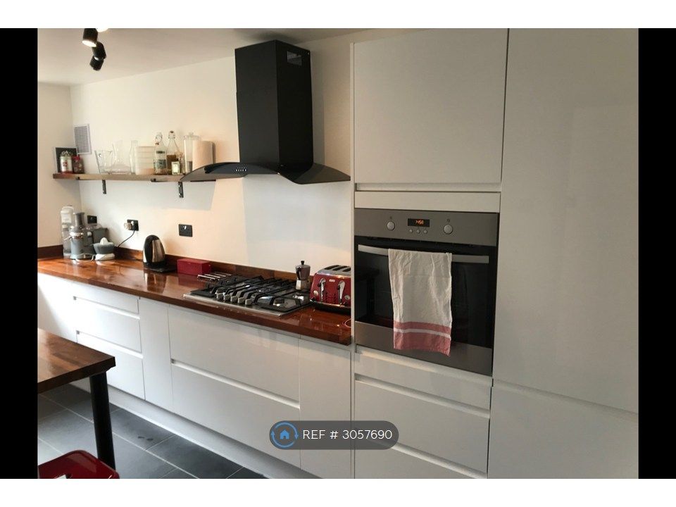 Property photo 2 of 28 Kitchen