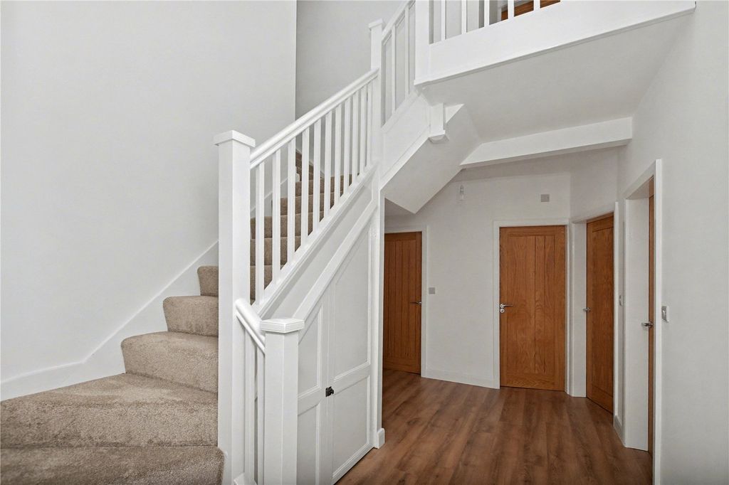 Property photo 2 of 23 Picture No. 26