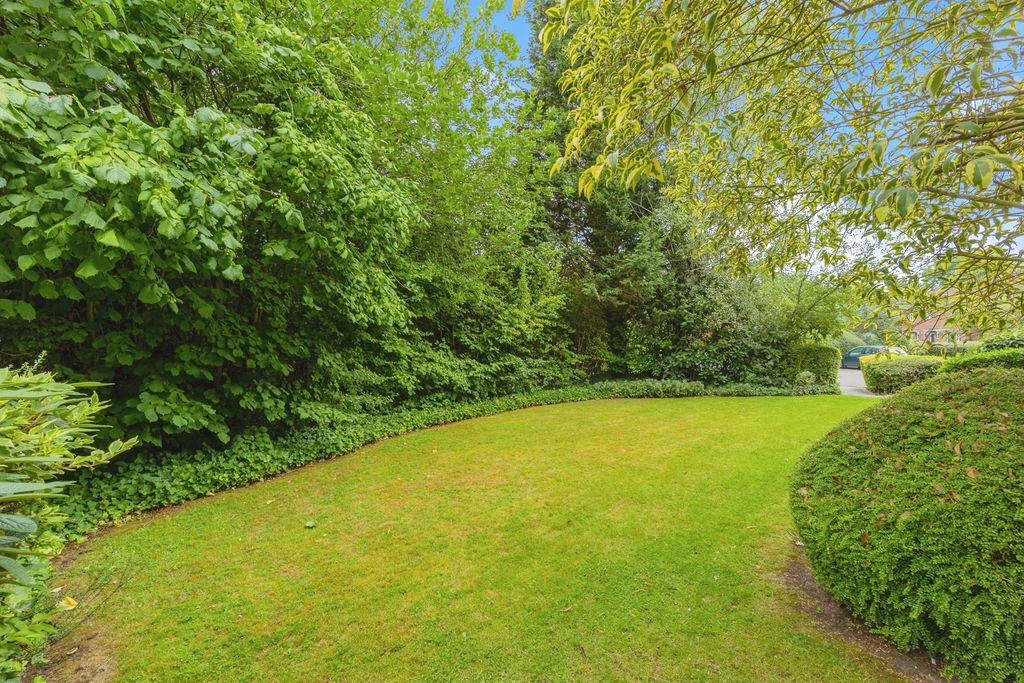 Property photo 2 of 16 Photo