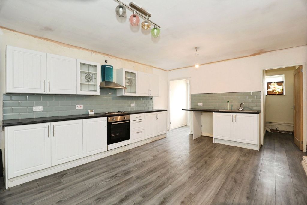 Property photo 3 of 19 Pbox-Img.Jpg