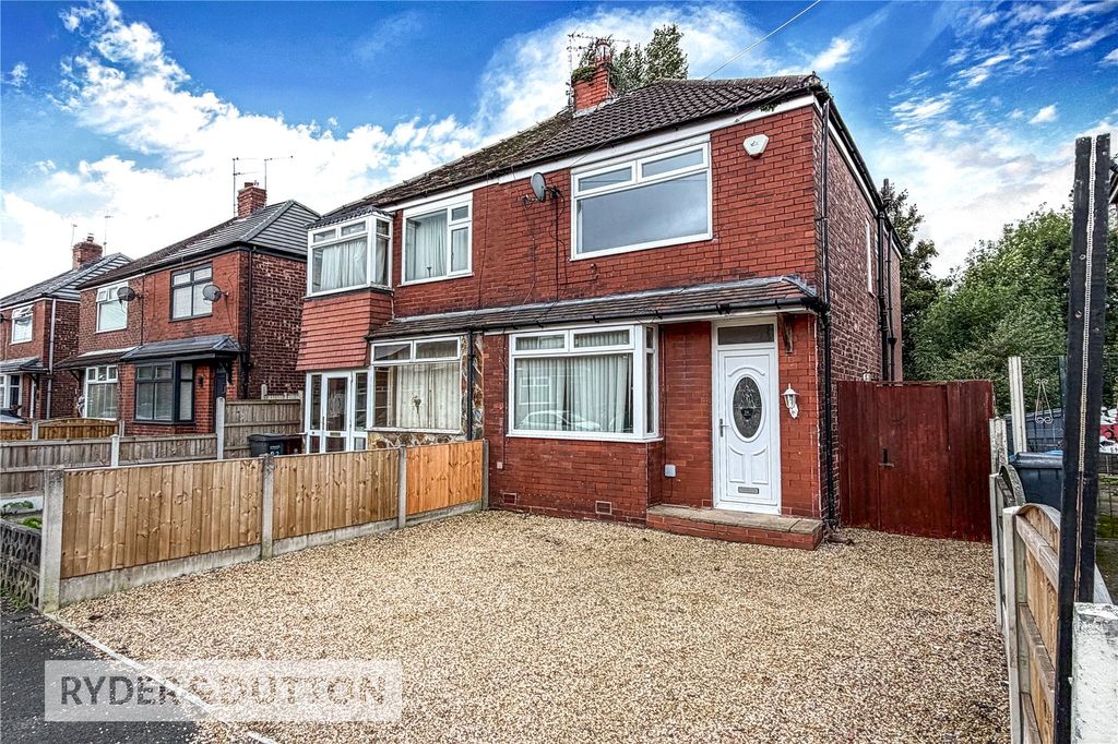 Property photo 1 of 17 External