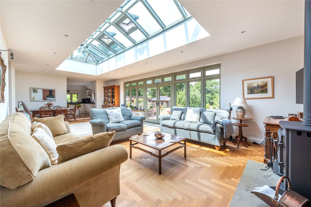 Property photo 2 of 28 Picture No. 34