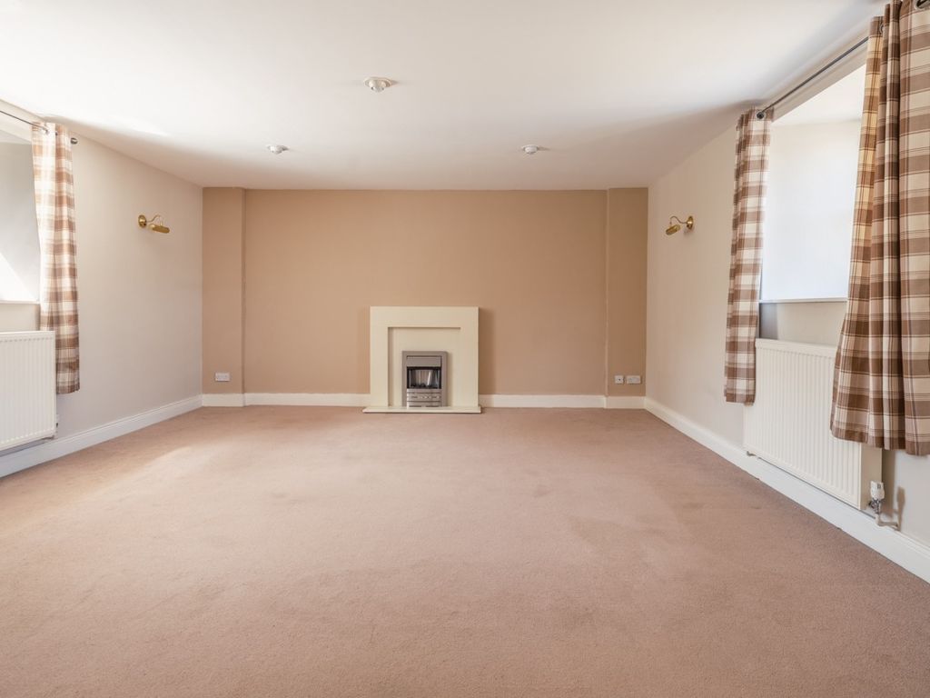 Property photo 2 of 13 5324021