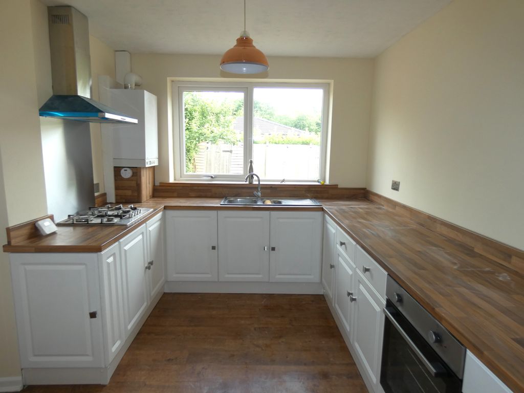 Property photo 2 of 16 Kitchen