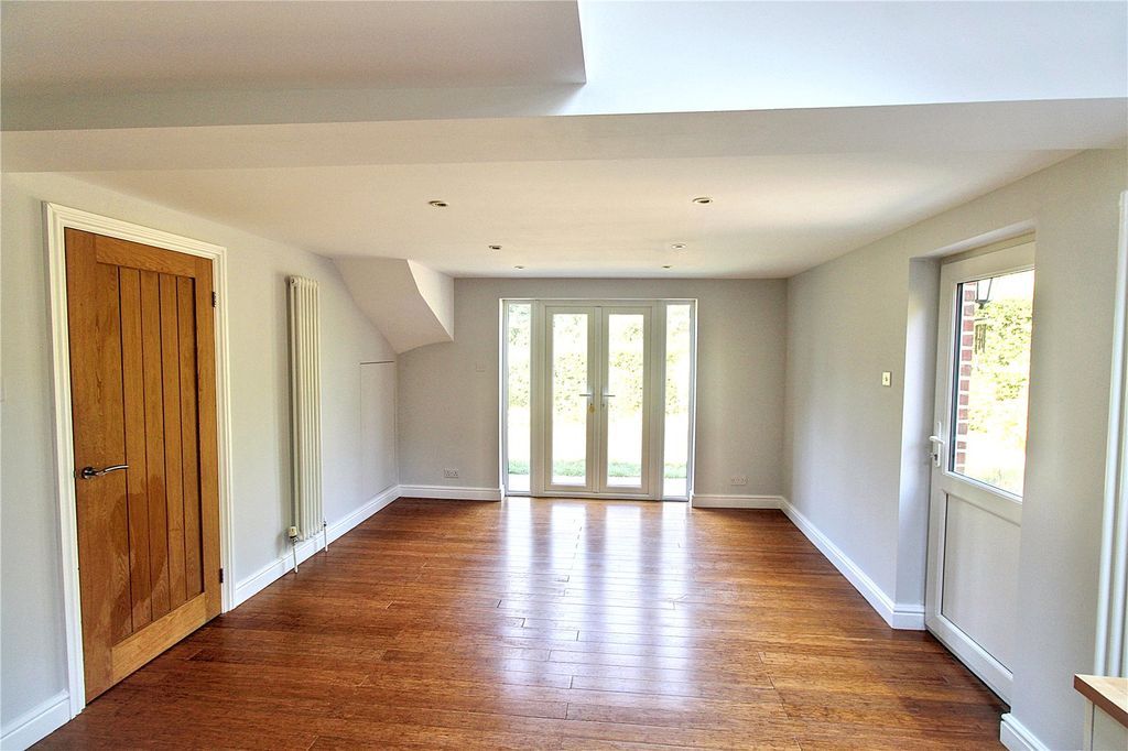 Property photo 3 of 22 Picture No. 12