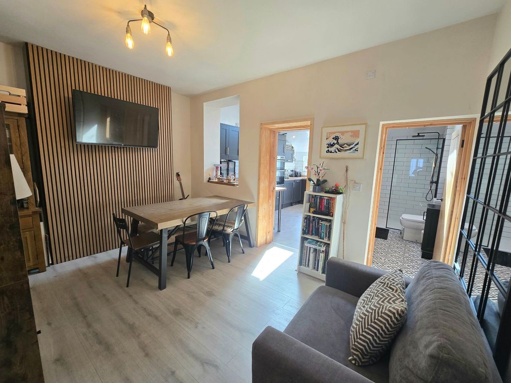 Property photo 3 of 19 Dining Room