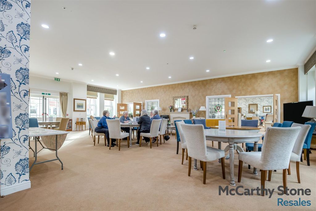 Property photo 2 of 19 8677993-Interior22.Jpg