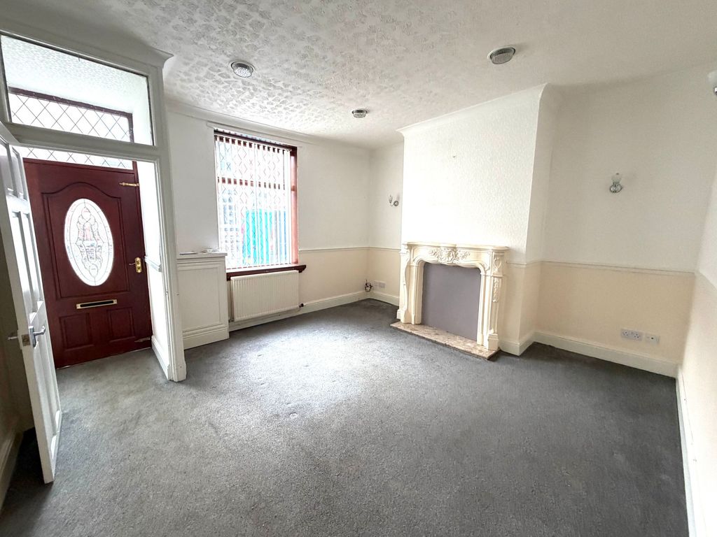 Property photo 2 of 7 Lounge