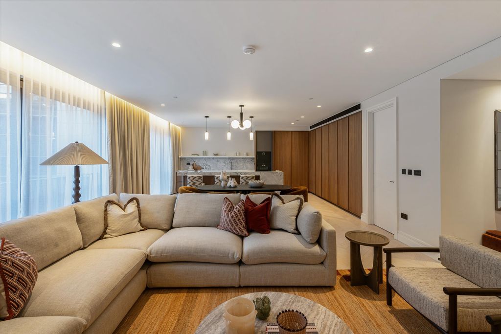 Property photo 2 of 38 Image