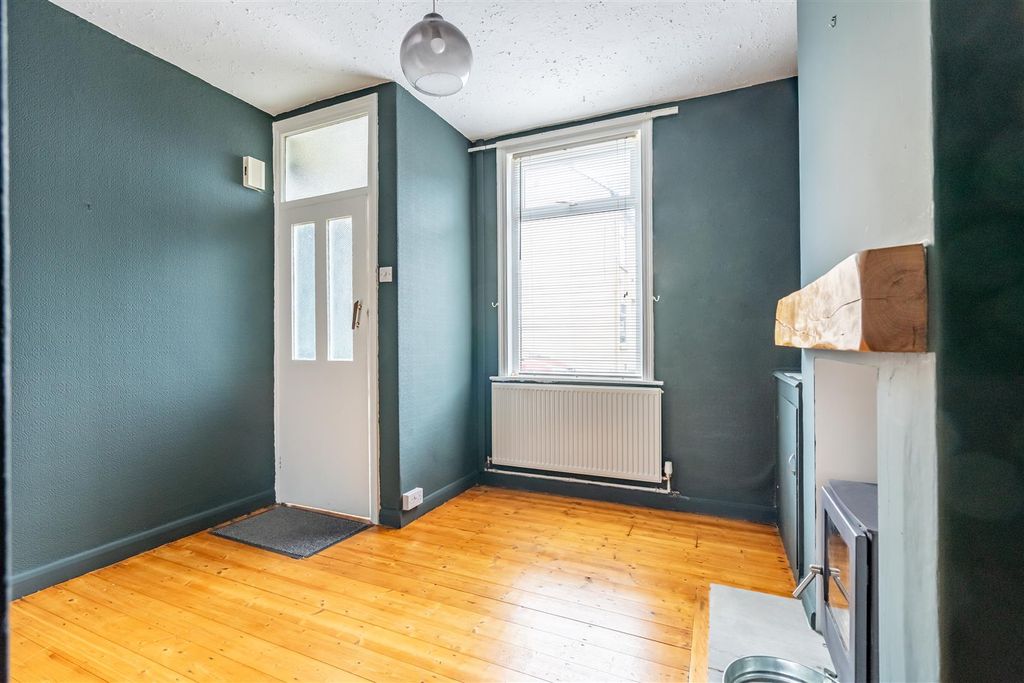 Property photo 3 of 10 Linton Street (2 Of 10).Jpg