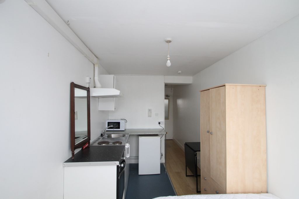 Property photo 3 of 4