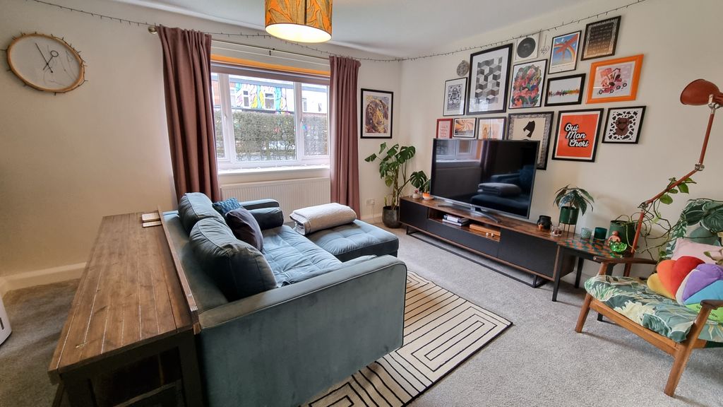 Property photo 2 of 12