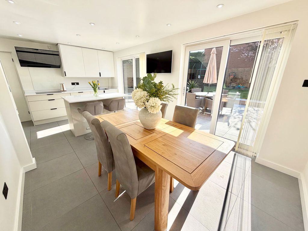 Property photo 2 of 51