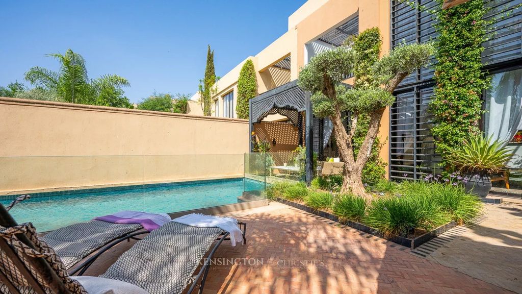 Property photo 2 of 59