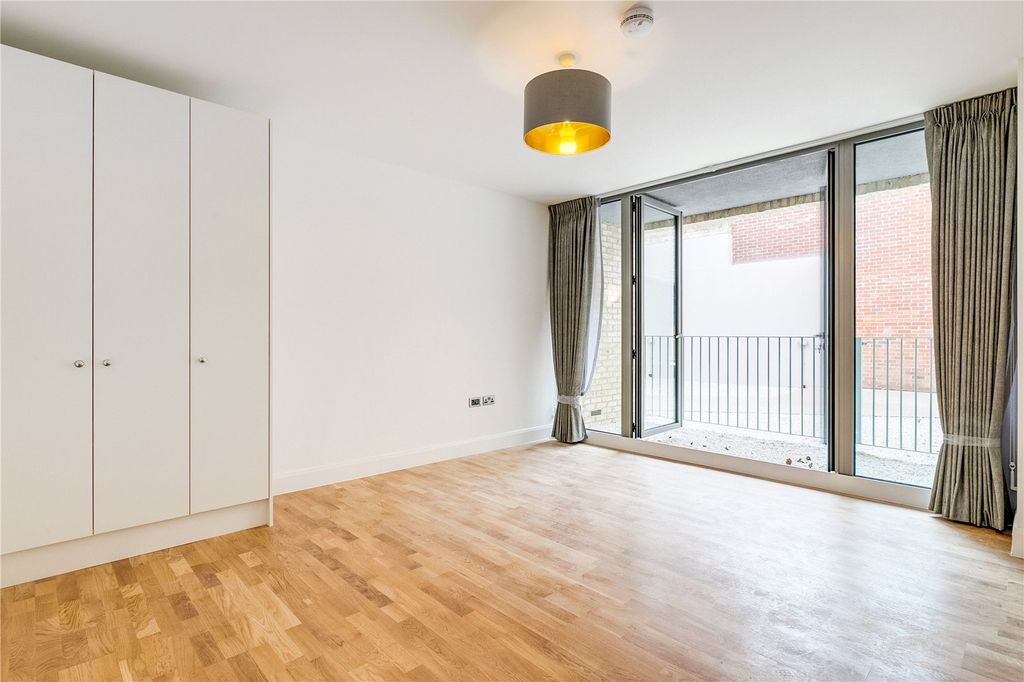 Property photo 3 of 23