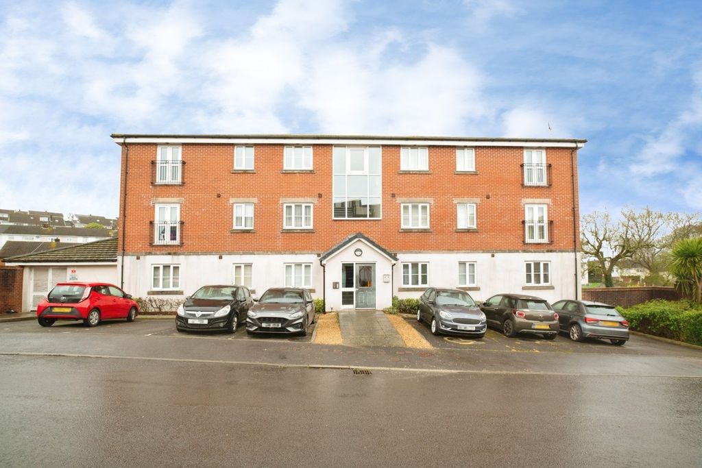 Property photo 1 of 12