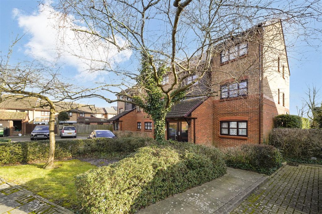 Property photo 1 of 7 9 Ash Walk - 0Rnjxoowgwakubrpg4Rd.Jpg