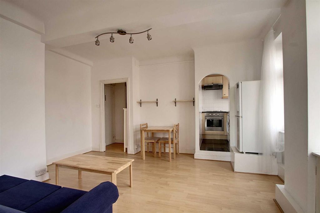 Property photo 2 of 8