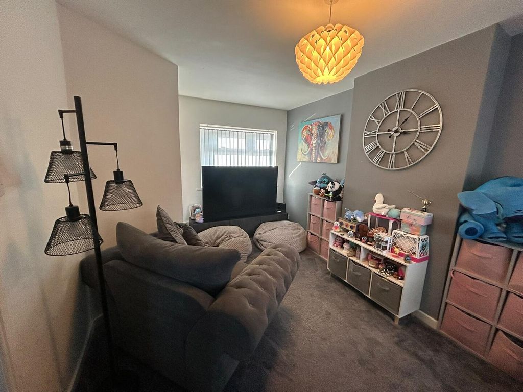 Property photo 3 of 8 Living Room