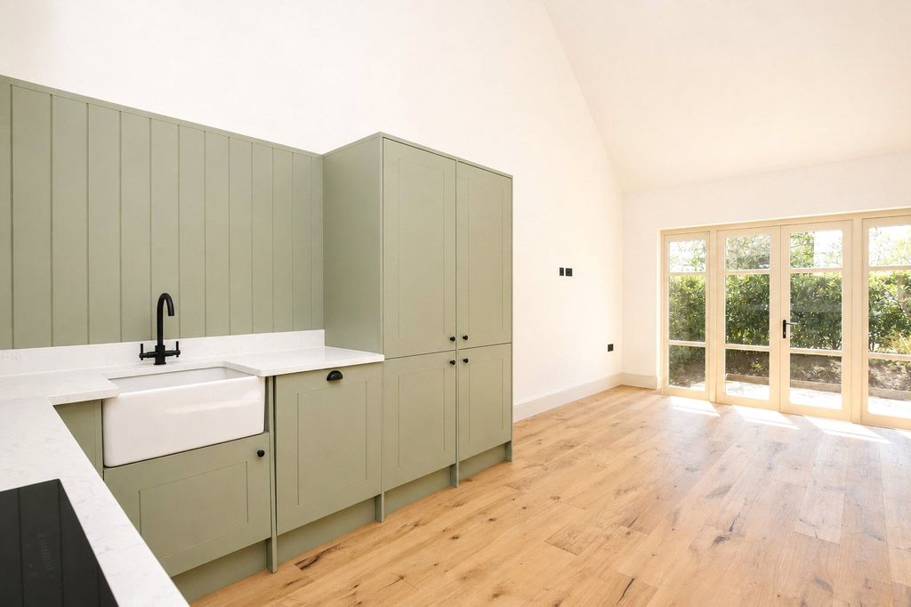 Property photo 3 of 8 Kitchen/Living