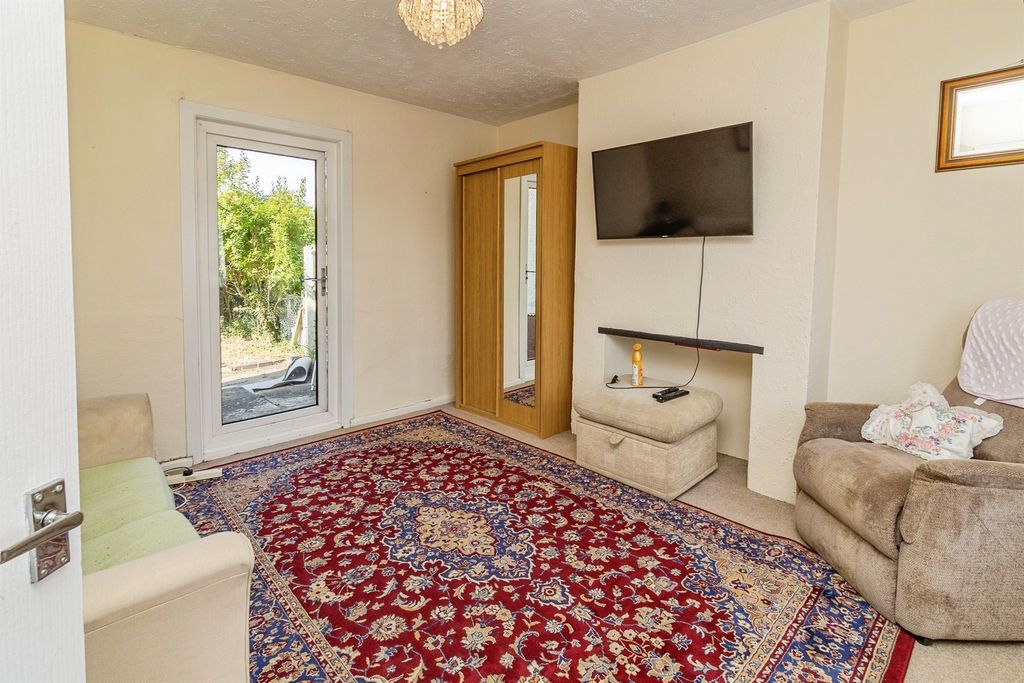 Property photo 3 of 17